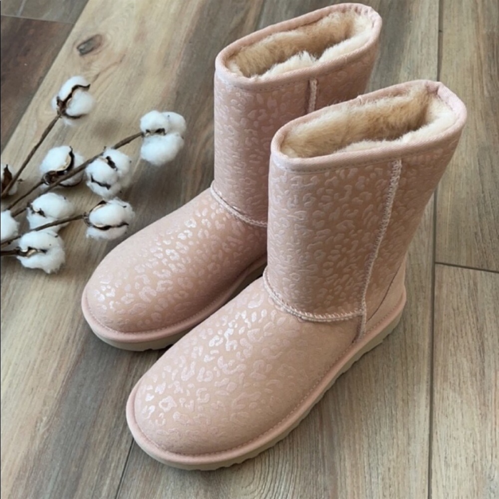 🌿UGG🌿CLASSIC SNOW LEOPARD BOOTS - Picture 6 of 15